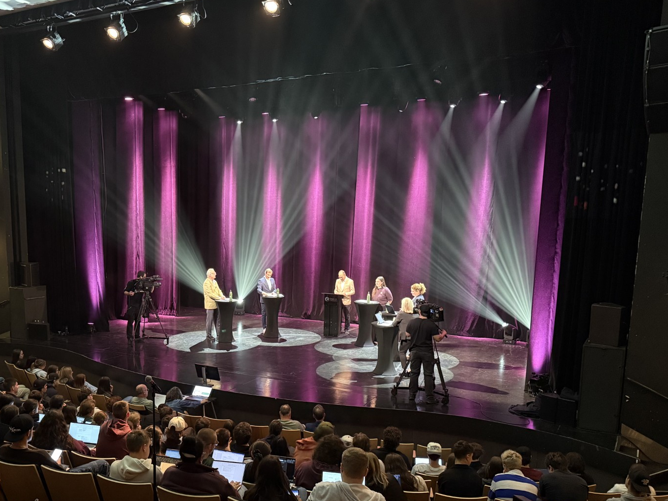 Débat électoral au Théâtre C: vif et vigoureux
